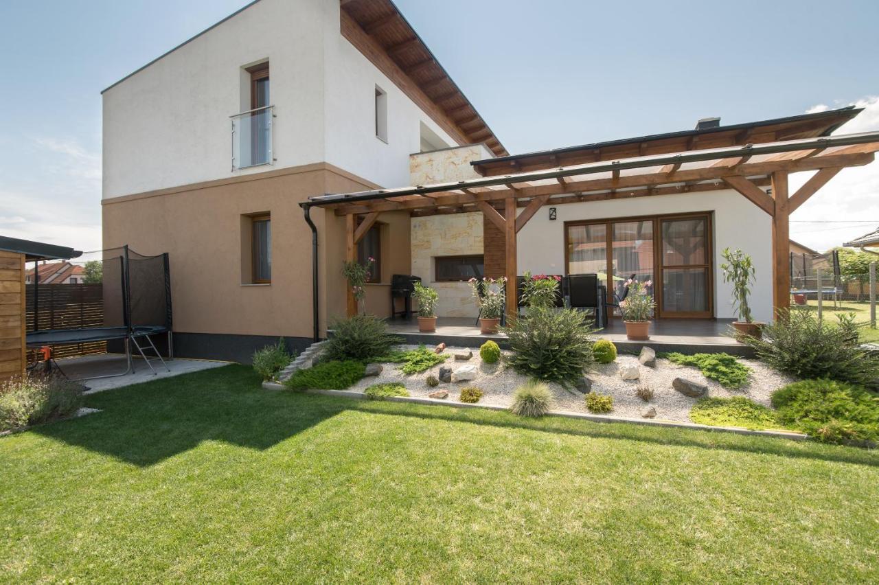 Eszterhaz Villa Balatonkeresztúr Exteriör bild