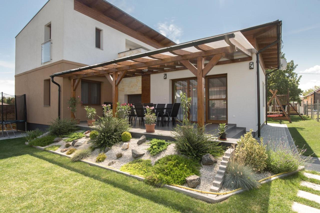 Eszterhaz Villa Balatonkeresztúr Exteriör bild