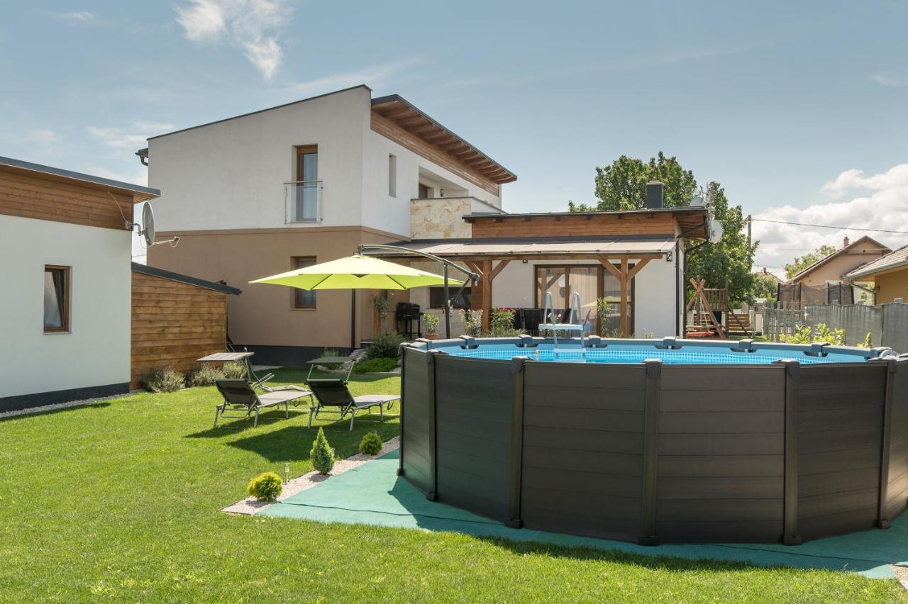 Eszterhaz Villa Balatonkeresztúr Exteriör bild